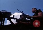 Immagine di I marinai americani fiume operativo motovedette sul fiume Bassac Il Vietnam, 1969, secondo 60 filmato di repertorio 65675055569