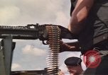 Immagine di Equipaggio a bordo di imbarcazione di pattuglia River Il Vietnam, 1967, secondo 8 filmato di repertorio 65675055571