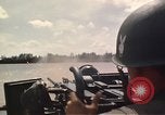 Immagine di Equipaggio a bordo di imbarcazione di pattuglia River Il Vietnam, 1967, secondo 52 filmato di repertorio 65675055571