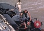 Immagine di Imbarcazione di pattuglia River Il Vietnam, 1967, secondo 20 filmato di repertorio 65675055573
