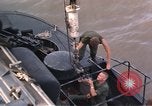 Immagine di Imbarcazione di pattuglia River Il Vietnam, 1967, secondo 22 filmato di repertorio 65675055573