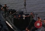 Immagine di Imbarcazione di pattuglia River Il Vietnam, 1967, secondo 32 filmato di repertorio 65675055573