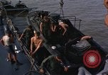 Immagine di Imbarcazione di pattuglia River Il Vietnam, 1967, secondo 39 filmato di repertorio 65675055573