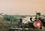 Immagine di Imbarcazione di pattuglia River Il Vietnam, 1968, secondo 36 filmato di repertorio 65675055575