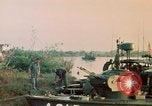Immagine di Imbarcazione di pattuglia River Il Vietnam, 1968, secondo 40 filmato di repertorio 65675055575