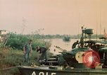 Immagine di Imbarcazione di pattuglia River Il Vietnam, 1968, secondo 42 filmato di repertorio 65675055575