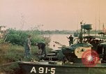 Immagine di Imbarcazione di pattuglia River Il Vietnam, 1968, secondo 51 filmato di repertorio 65675055575
