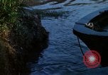 Immagine di Imbarcazione di pattuglia River Il Vietnam, 1968, secondo 16 filmato di repertorio 65675055576