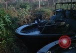 Immagine di Imbarcazione di pattuglia River Il Vietnam, 1968, secondo 35 filmato di repertorio 65675055576