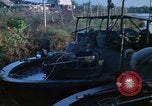 Immagine di Imbarcazione di pattuglia River Il Vietnam, 1968, secondo 36 filmato di repertorio 65675055576