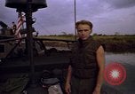 Immagine di Imbarcazione di pattuglia River Il Vietnam, 1968, secondo 23 filmato di repertorio 65675055577