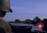 Immagine di Imbarcazione di pattuglia River Il Vietnam, 1968, secondo 26 filmato di repertorio 65675055577