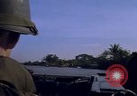 Immagine di Imbarcazione di pattuglia River Il Vietnam, 1968, secondo 27 filmato di repertorio 65675055577
