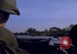 Immagine di Imbarcazione di pattuglia River Il Vietnam, 1968, secondo 30 filmato di repertorio 65675055577