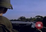Immagine di Imbarcazione di pattuglia River Il Vietnam, 1968, secondo 32 filmato di repertorio 65675055577