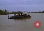 Standbild Patrol Boat River Vietnam, 1968, aus Sekunde 10 historischem Filmmaterial Videoclip 65675055578