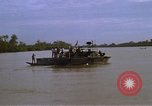 Standbild Patrol Boat River Vietnam, 1968, aus Sekunde 12 historischem Filmmaterial Videoclip 65675055578