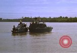 Standbild Patrol Boat River Vietnam, 1968, aus Sekunde 24 historischem Filmmaterial Videoclip 65675055578