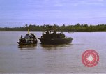 Standbild Patrol Boat River Vietnam, 1968, aus Sekunde 27 historischem Filmmaterial Videoclip 65675055578