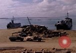Standbild offloading Operationen Da Nang Vietnam, 1966, aus Sekunde 14 historischem Filmmaterial Videoclip 65675055579