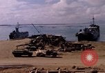 Standbild offloading Operationen Da Nang Vietnam, 1966, aus Sekunde 19 historischem Filmmaterial Videoclip 65675055579