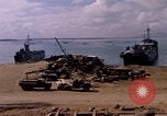 Standbild offloading Operationen Da Nang Vietnam, 1966, aus Sekunde 27 historischem Filmmaterial Videoclip 65675055579