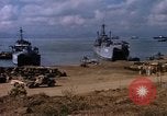 Standbild offloading Operationen Da Nang Vietnam, 1966, aus Sekunde 40 historischem Filmmaterial Videoclip 65675055579