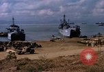 Standbild offloading Operationen Da Nang Vietnam, 1966, aus Sekunde 48 historischem Filmmaterial Videoclip 65675055579