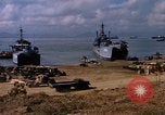 Standbild offloading Operationen Da Nang Vietnam, 1966, aus Sekunde 55 historischem Filmmaterial Videoclip 65675055579