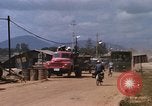 Standbild ttraffic Staus Da Nang Vietnam, 1966, aus Sekunde 24 historischem Filmmaterial Videoclip 65675055580