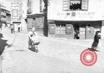 Standbild Rückkehr französischer Flüchtlinge Vannes Frankreich, 1944, aus Sekunde 1 historischem Filmmaterial Videoclip 65675055592