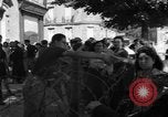 Standbild Rückkehr französischer Flüchtlinge Vannes Frankreich, 1944, aus Sekunde 8 historischem Filmmaterial Videoclip 65675055592