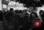 Standbild Rückkehr französischer Flüchtlinge Vannes Frankreich, 1944, aus Sekunde 9 historischem Filmmaterial Videoclip 65675055592