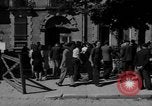 Standbild Rückkehr französischer Flüchtlinge Vannes Frankreich, 1944, aus Sekunde 11 historischem Filmmaterial Videoclip 65675055592