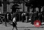 Standbild Rückkehr französischer Flüchtlinge Vannes Frankreich, 1944, aus Sekunde 13 historischem Filmmaterial Videoclip 65675055592