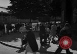 Standbild Rückkehr französischer Flüchtlinge Vannes Frankreich, 1944, aus Sekunde 20 historischem Filmmaterial Videoclip 65675055592