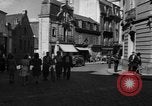 Standbild Rückkehr französischer Flüchtlinge Vannes Frankreich, 1944, aus Sekunde 24 historischem Filmmaterial Videoclip 65675055592