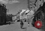 Immagine di Civili francese Vannes Francia, 1944, secondo 14 filmato di repertorio 65675055593