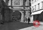 Immagine di Civili francese Vannes Francia, 1944, secondo 18 filmato di repertorio 65675055593