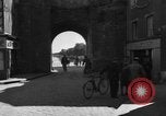 Immagine di Civili francese Vannes Francia, 1944, secondo 22 filmato di repertorio 65675055593