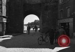 Immagine di Civili francese Vannes Francia, 1944, secondo 25 filmato di repertorio 65675055593