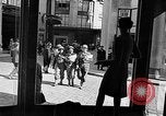 Immagine di Civili francese Le Mans Francia, 1944, secondo 7 filmato di repertorio 65675055595