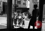 Immagine di Civili francese Le Mans Francia, 1944, secondo 9 filmato di repertorio 65675055595