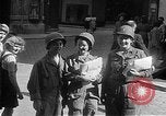 Immagine di Civili francese Le Mans Francia, 1944, secondo 25 filmato di repertorio 65675055595