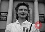 Image civils français Le Mans en France, 1944, de la seconde 18 séquences d'archives historiques vidéo 65675055596