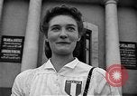 Image civils français Le Mans en France, 1944, de la seconde 20 séquences d'archives historiques vidéo 65675055596