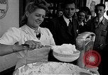 Image civils français Le Mans en France, 1944, de la seconde 59 séquences d'archives historiques vidéo 65675055596