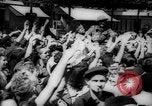 Standbild Feiern an Befreiung von Paris Paris Frankreich, 1944, aus Sekunde 13 historischem Filmmaterial Videoclip 65675055597