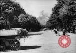 Standbild Feiern an Befreiung von Paris Paris Frankreich, 1944, aus Sekunde 35 historischem Filmmaterial Videoclip 65675055597