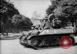 Standbild Feiern an Befreiung von Paris Paris Frankreich, 1944, aus Sekunde 40 historischem Filmmaterial Videoclip 65675055597